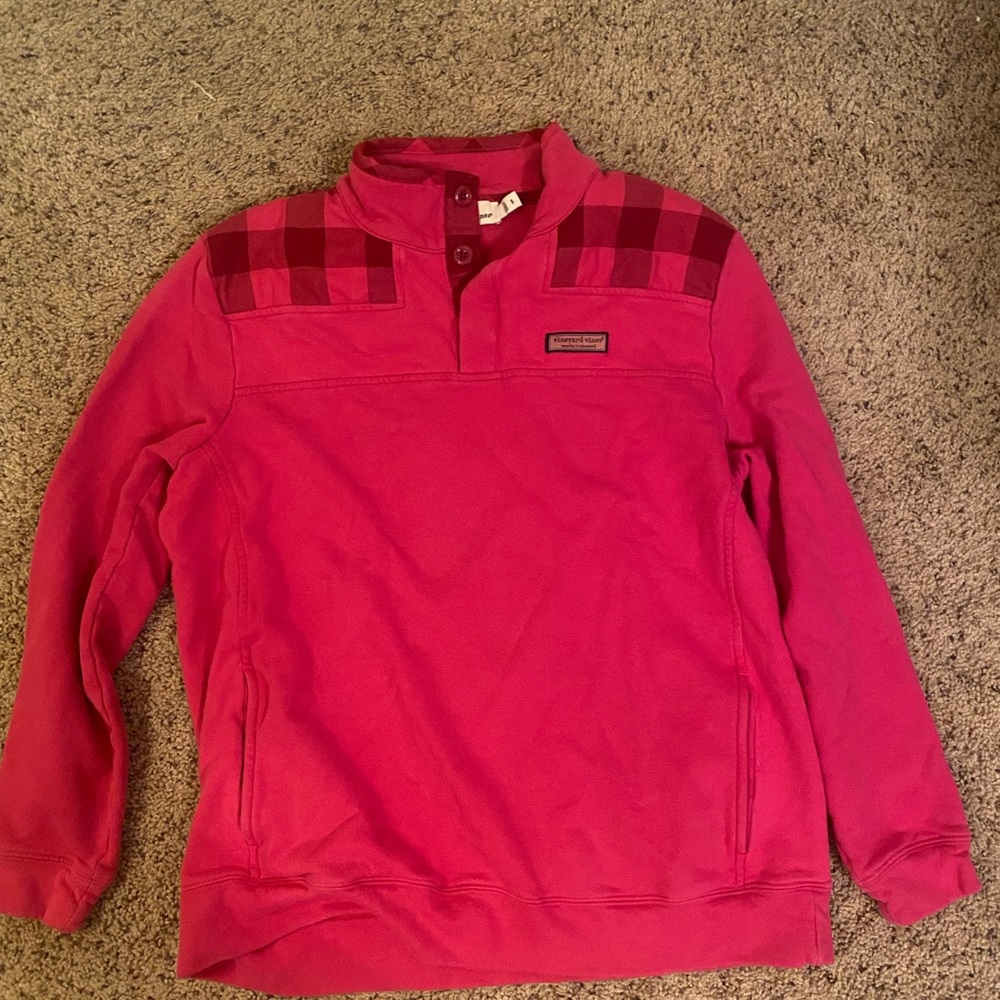 pink vineyard vines sweatshirt